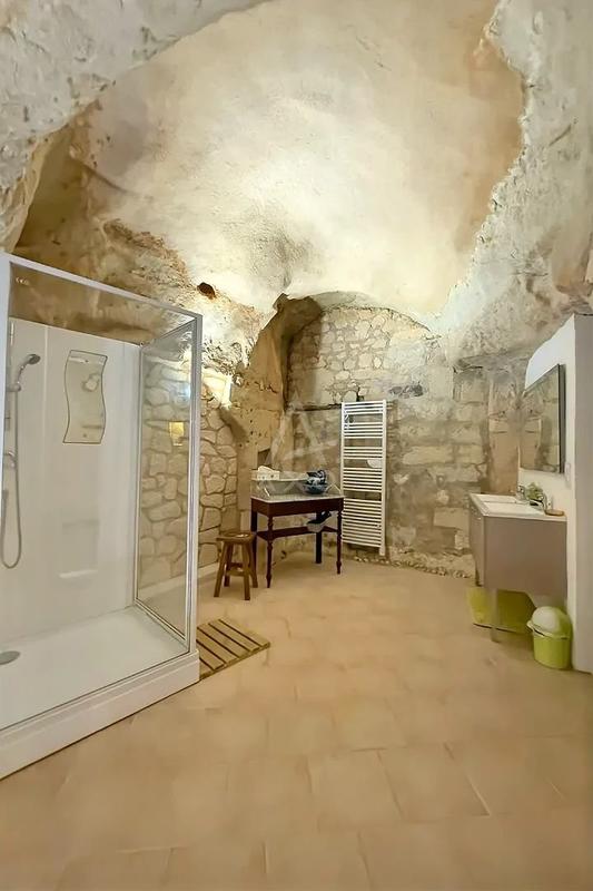 Maison - 310 m² - 12 pièces