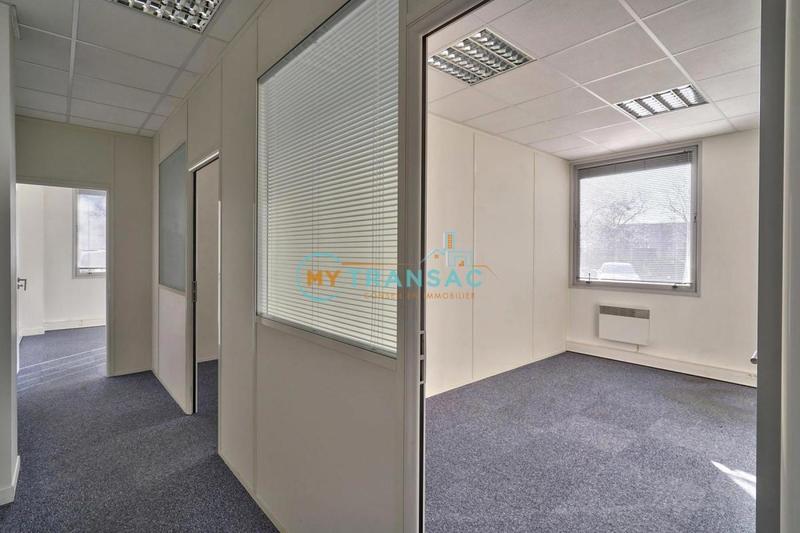 Local d'activités - 143 m²