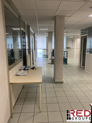 Local commercial - 323 m²