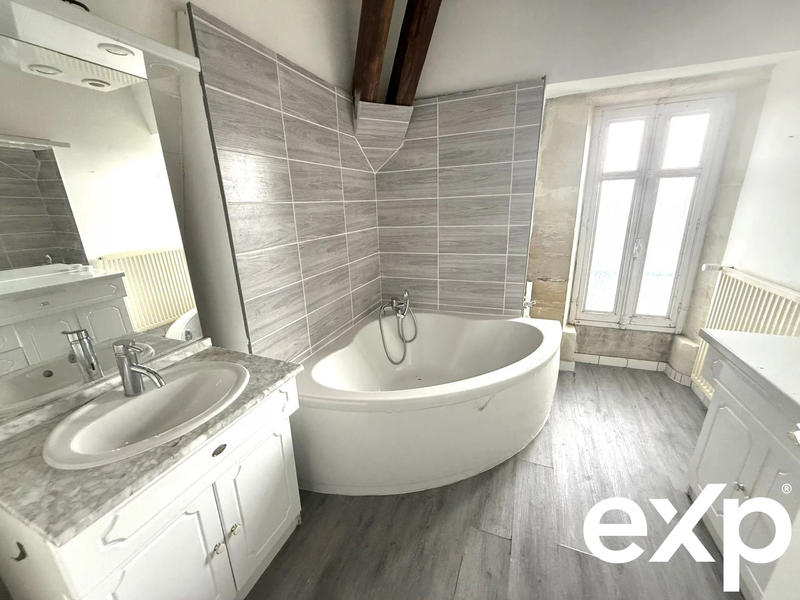 Château - 1 200 m² - 26 pièces