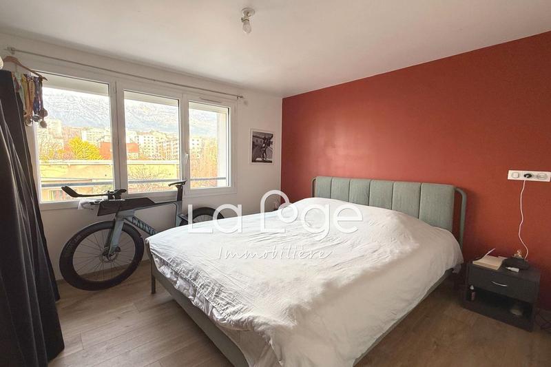 Appartement - 80 m² - 3 pièces