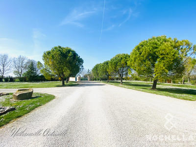 Maison - 311 m² - 7 pièces