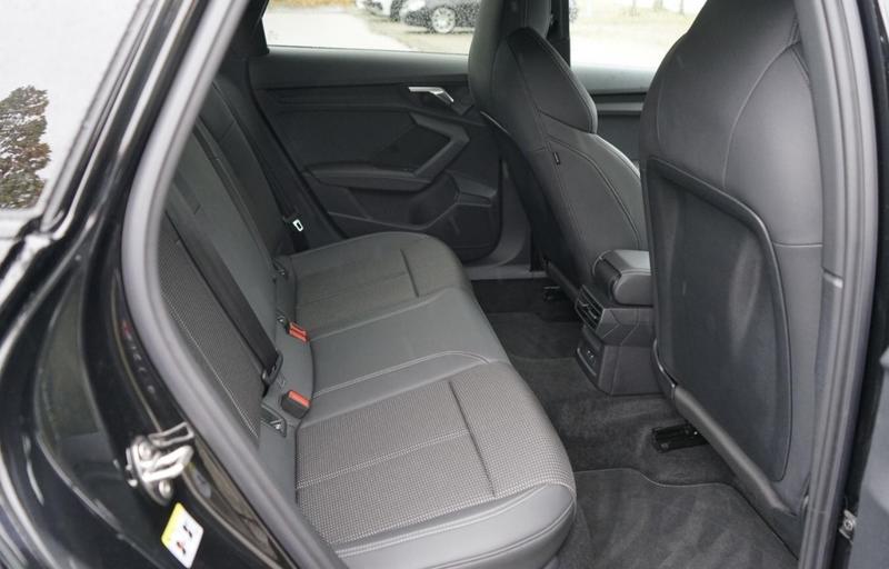 Audi A3 sportback 45 TFSIe s-Line 245 Hybride Rechargeable / Matrix Led Méplat Audi Sound System Jantes 18"