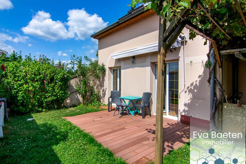 Maison jumelée - 108 m² - 5 pièces