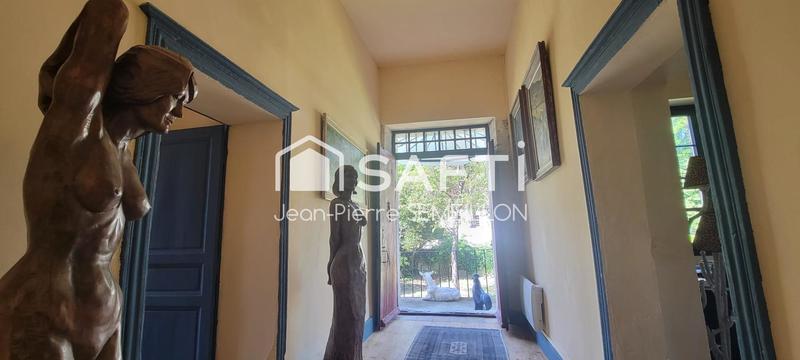 Maison - 385 m² - 13 pièces