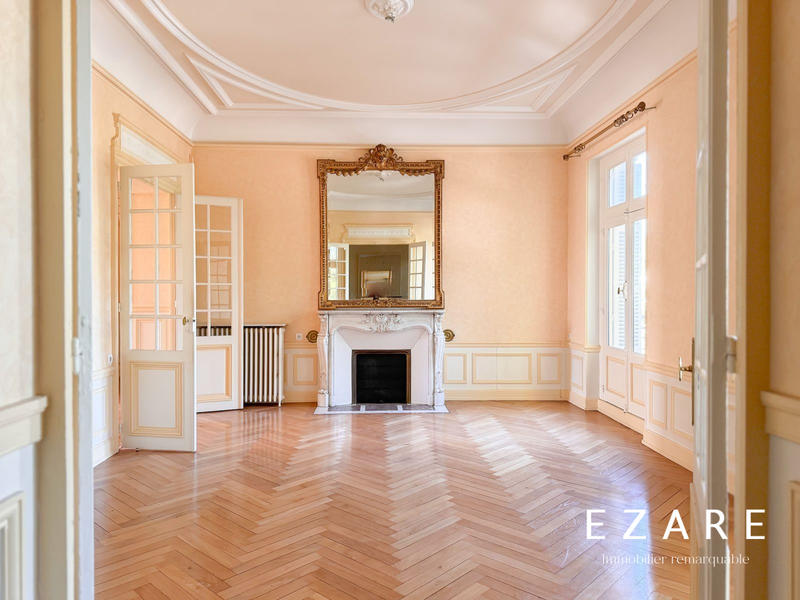 Appartement - 175 m² - 6 pièces