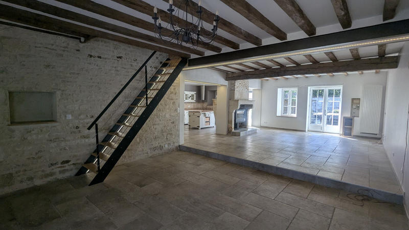 Maison - 249 m² - 7 pièces