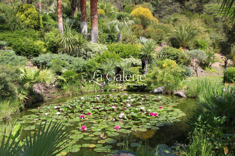 Villa - 360 m² - 9 pièces