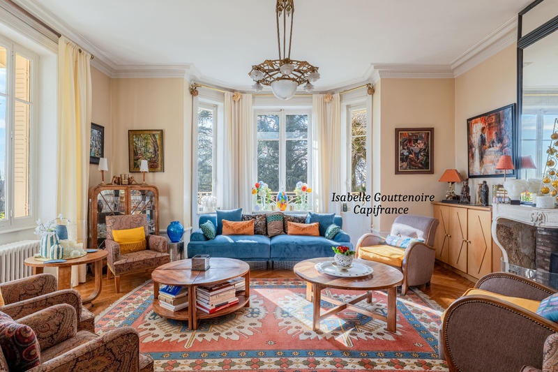 Maison bourgeoise - 230 m² - 8 pièces