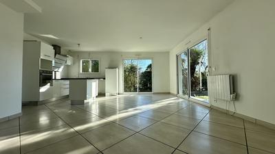 Maison - 98 m² - 4 pièces