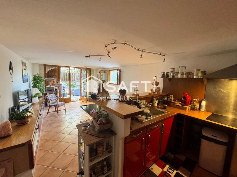 Maison - 225 m² - 8 pièces