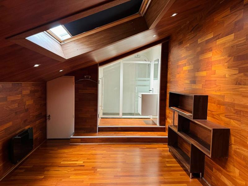 Maison - 203 m² - 8 pièces