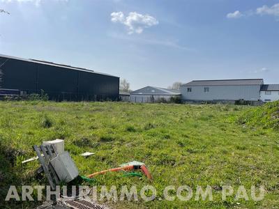 Terrain constructible - 1 300 m²