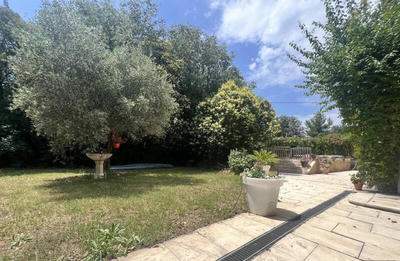 Maison - 217 m² - 8 pièces