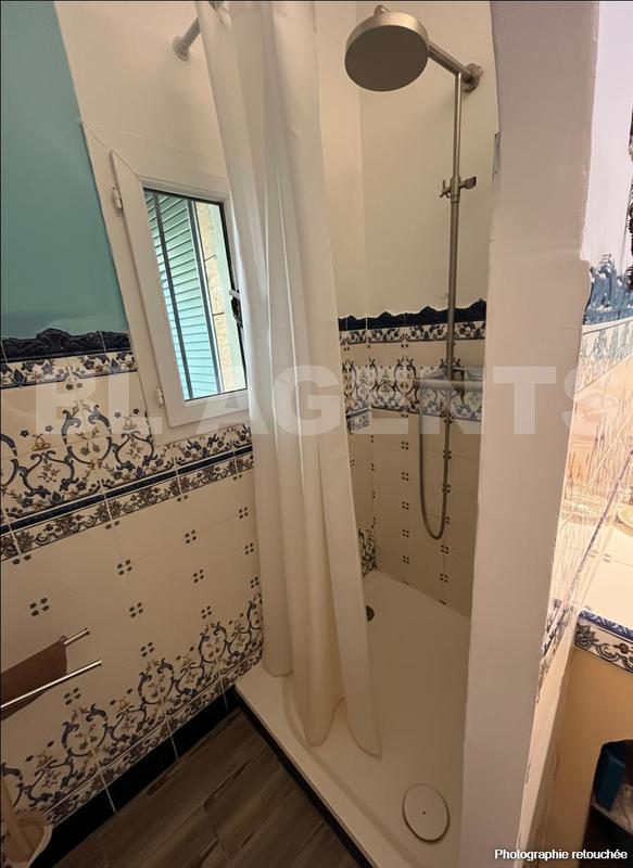 Maison traditionnelle - 220 m² - 12 pièces