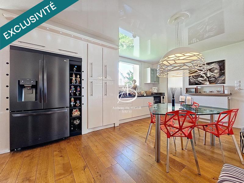 Maison - 280 m² - 12 pièces