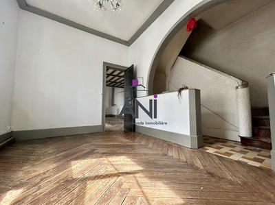 Maison - 270 m² - 11 pièces