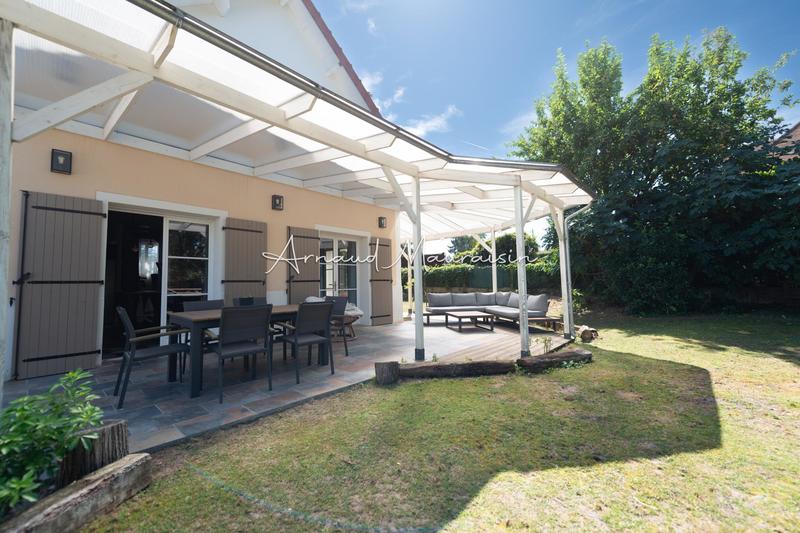 Maison - 182 m² - 6 pièces