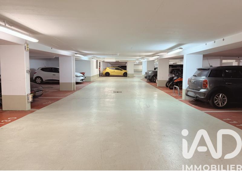 Parking - 150 m²