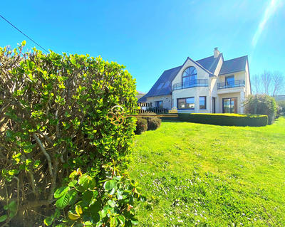 Maison - 140 m² - 6 pièces