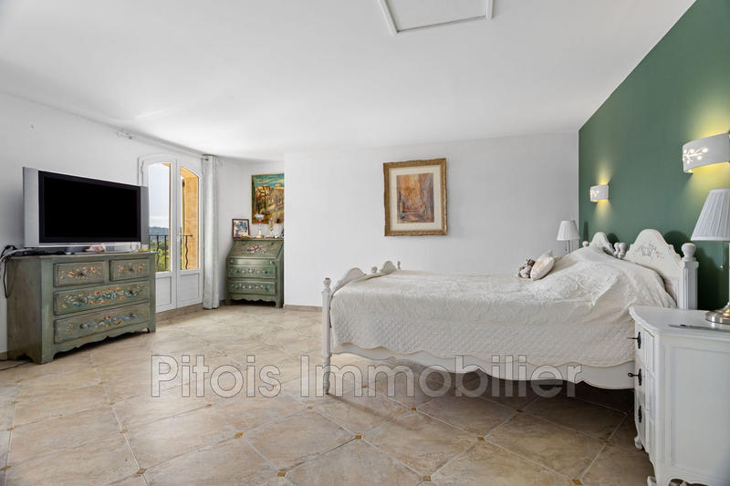 Maison - 294 m² - 5 pièces