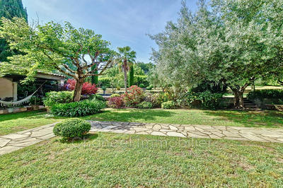 Villa - 240 m² - 5 pièces