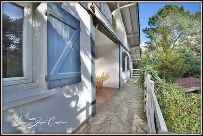 Maison - 218 m² - 8 pièces