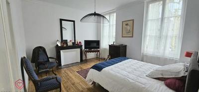 Maison de village - 242 m² - 10 pièces