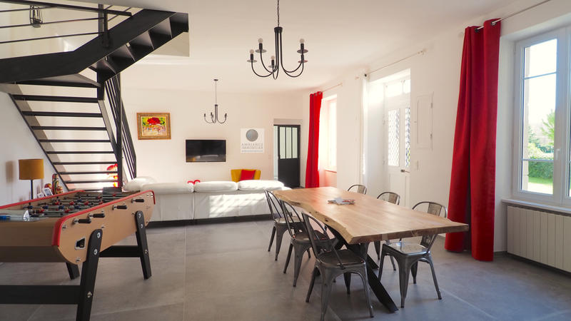 Maison - 260 m² - 8 pièces