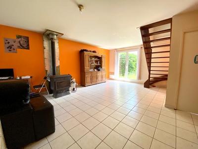 Maison - 94 m² - 5 pièces