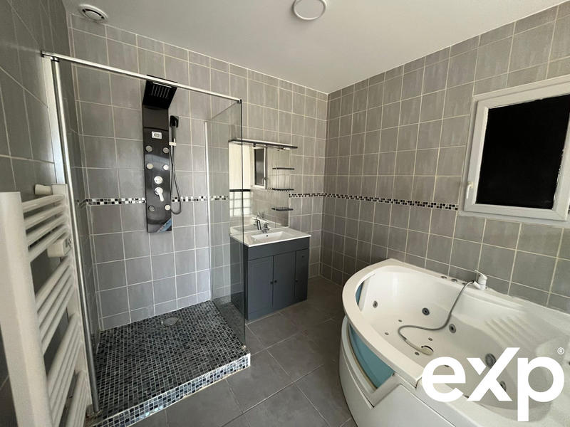 Maison - 180 m² - 6 pièces