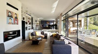 Propriété - 350 m² - 11 pièces