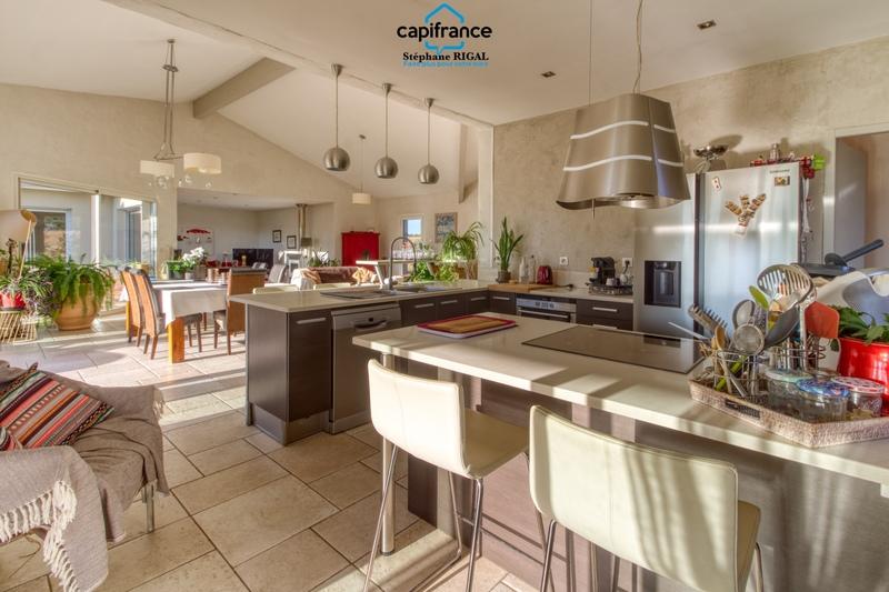 Propriété - 190 m² - 6 pièces