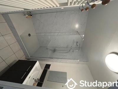 Chambre - 9 m² - 1 pièce