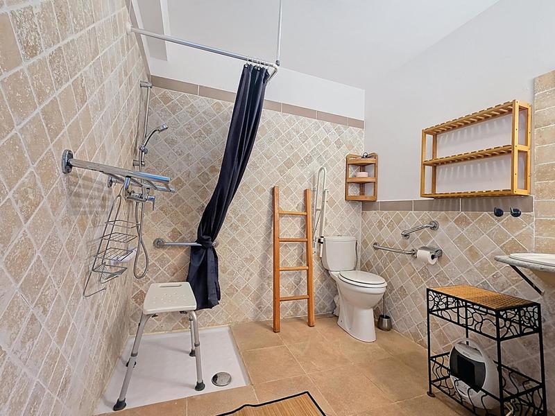 Maison - 170 m² - 9 pièces