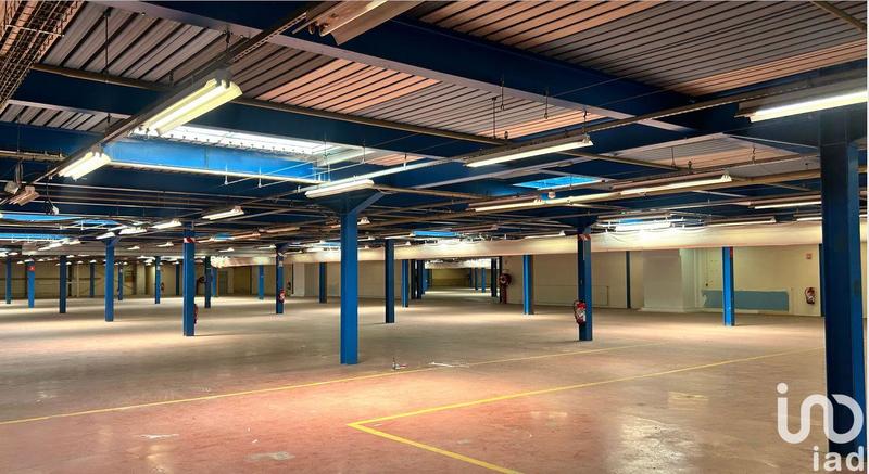 Local commercial - 8 434 m²