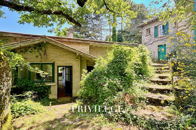 Maison - 225 m² - 7 pièces