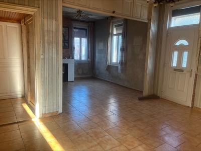 Maison - 99 m² - 5 pièces