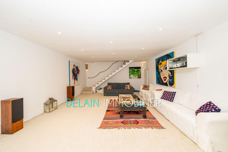 Villa - 288 m² - 10 pièces