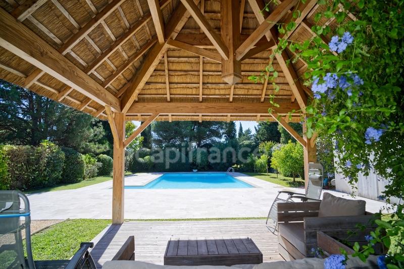 Propriété - 294 m² - 9 pièces