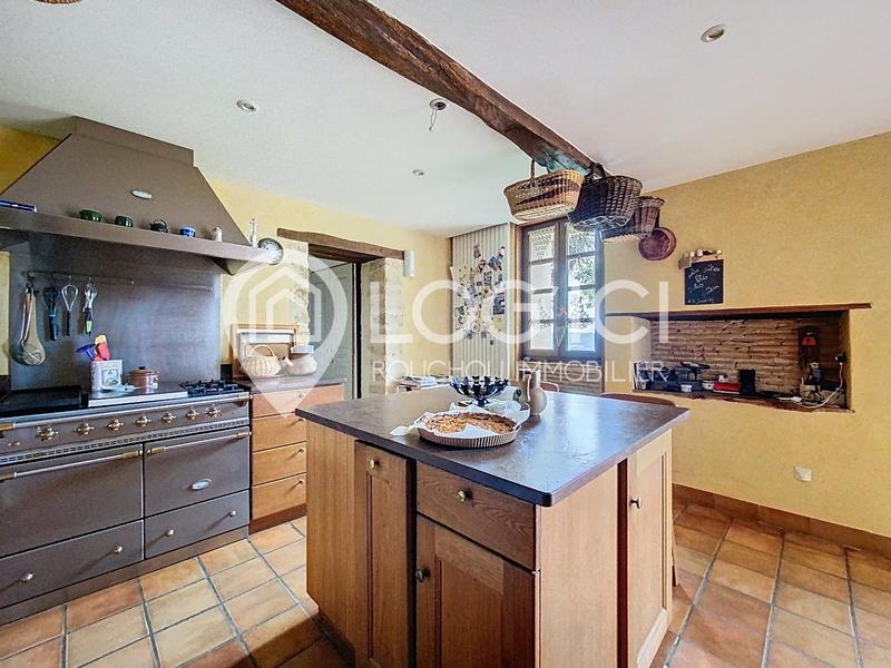 Maison - 220 m² - 8 pièces