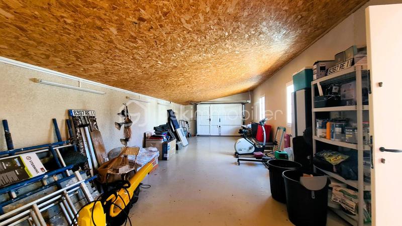 Demeure - 299 m² - 9 pièces