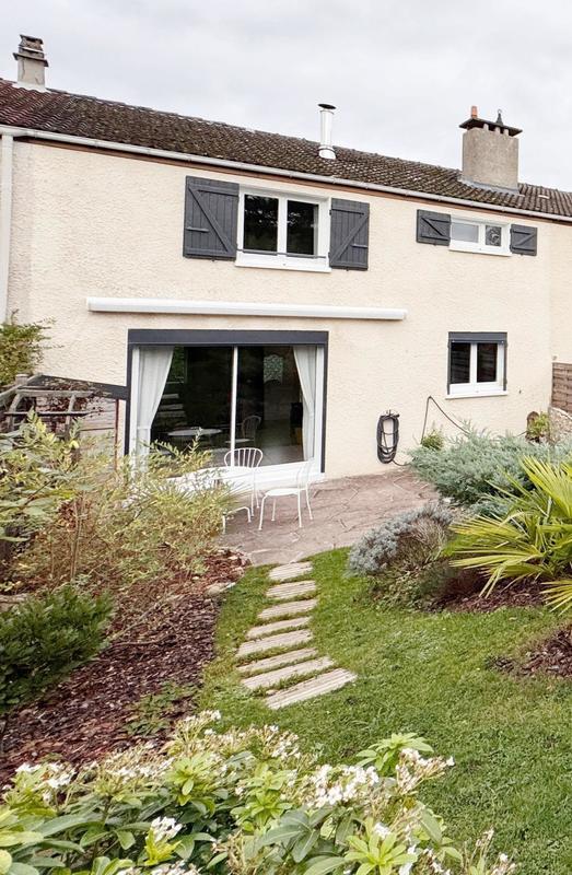 Maison - 96 m² - 5 pièces