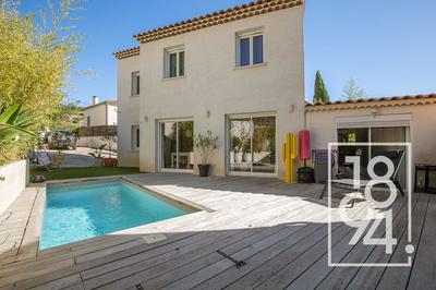 Maison - 102 m² - 5 pièces