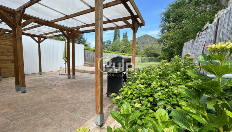 Maison - 260 m² - 7 pièces