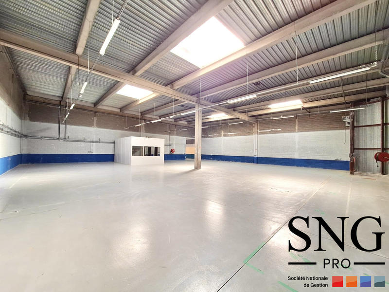 Entrepôt - 1 634 m²