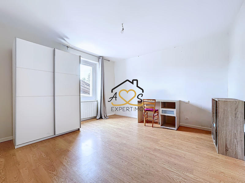 Maison - 176 m² - 9 pièces