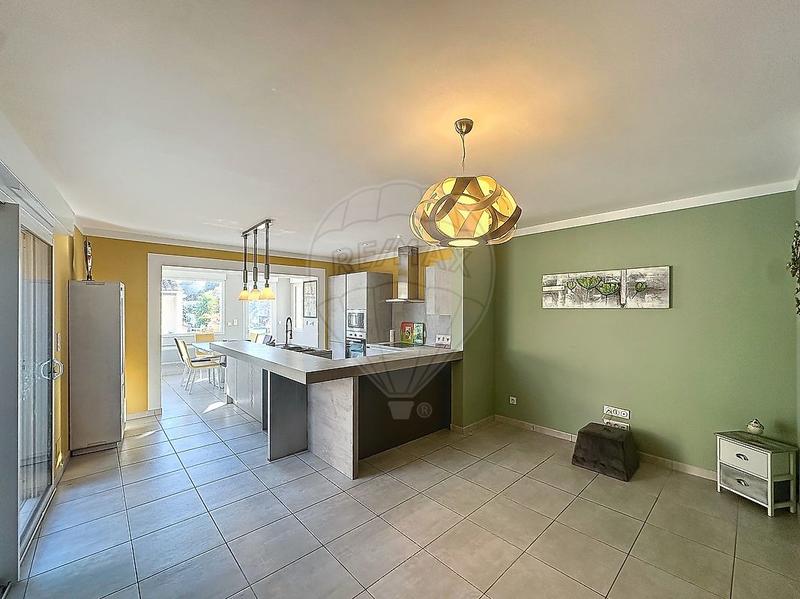 Mas - 300 m² - 12 pièces