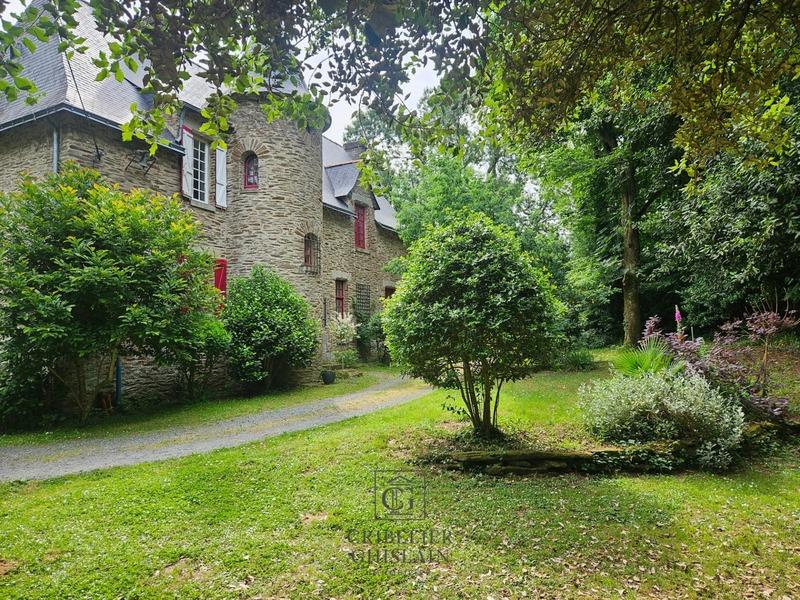 Demeure - 190 m² - 6 pièces