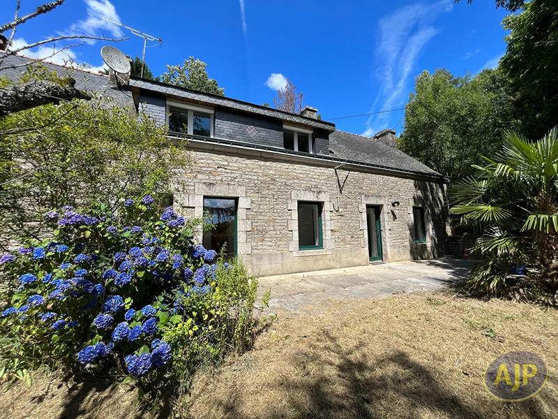 Maison - 96 m² - 5 pièces